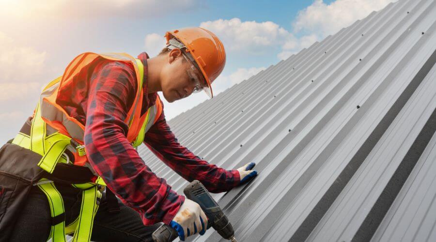 Professional Flat Roofing Installation in Marengo, IA